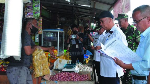 Jelang Natal Dan Tahun Baru Wakil Bupati  Sidak Pasar, Stok Cukup Harga Stabil