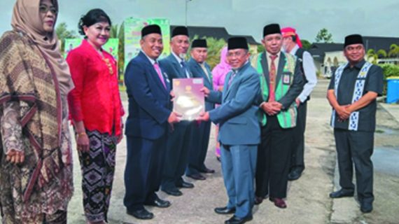Kantor Kemenag Kutai Barat Gelar Upacara Peringatan Hari Amal Bhakti ke-77