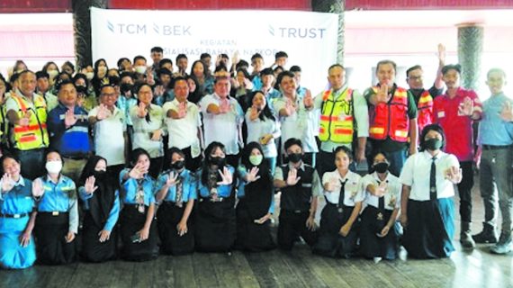 Membimbing Masa Depan Generasi, PT Trust Adakan Sosialisasi Narkoba