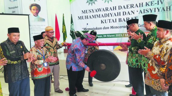 Bupati Kutai Barat Harapkan Muhammadiyah Dan Aisyiyah Dapat Menjadi Figur Dan Pioneer.