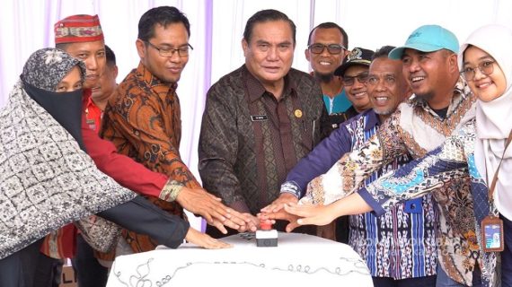 Jaringan Listrik Menyala 24 Jam, Kado Istimewa Kampung Minta Di Hari Jadinya Yang Ke-111 Tahun