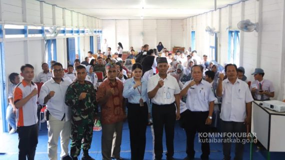 Jelang Pemilu Serentak 2024, Kesbangpol Kutai Barat Gelar Pendidikan Politik Untuk Masyarakat Dan Pemilih Pemula Di Kecamatan Muara Pahu