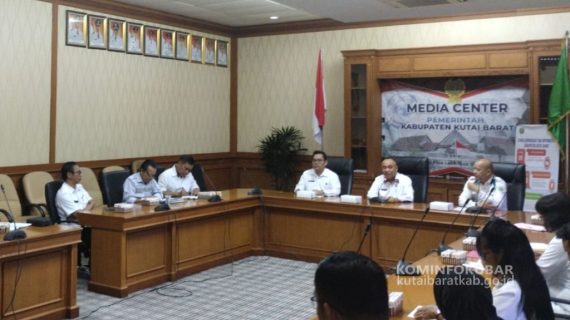 Pertemuan Satgas dan Pengampu Kebijakan Kabupaten Kutai Barat Serta Konsolidasi Bapak/Bunda Asuh Anak Stunting ( BAAS ) Di Kabupaten/Kota