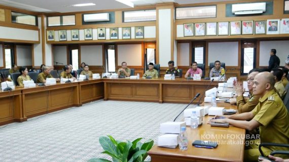 Wakil Bupati Kutai Barat Pimpin Rapat Pembahasan Penertiban Dan Pengawasan Distribusi BBM