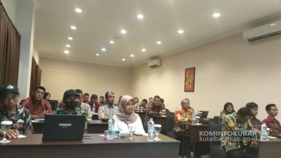 Dinas Lingkungan Hidup Kutai Barat Laksanakan Bimtek Pengelolaan Kampung Iklim Lestari