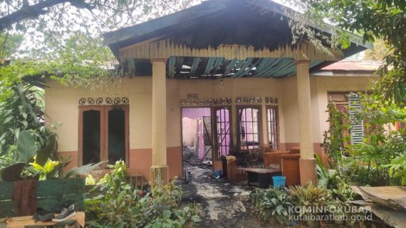 1 Unit  Rumah Tinggal Kelurahan Simpang Raya Terbakar