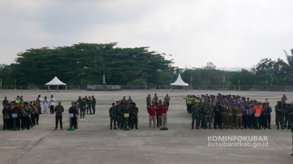 Apel Pagi Dalam Rangka Persiapan Menyambut Kunjungan Presiden RI Di Kutai Barat