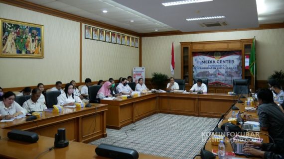 DPMPTSP Kutai Barat Gelar Seminar Akhir Penyusunan Naskah Akademik Pemberian Insentif Dan Kemudahan Penanaman Modal