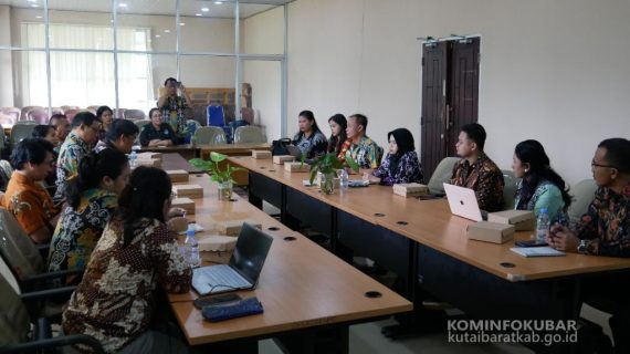 Diskominfo Kutai Barat Bersama BPS Kutai Barat Gelar Pembinaan Statistik Sektoral