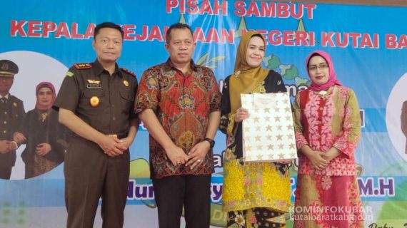 Kepala Kejari Kutai Barat, Wakil Bupati Harapkan Hukum Di Kabupaten Kutai Barat Sejajar Dengan Daerah Lainnya