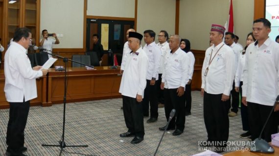 Wakil Bupati Kutai Barat Dilantik Menjadi Ketua PMI Kutai Barat Masa Bakti 2023-2024