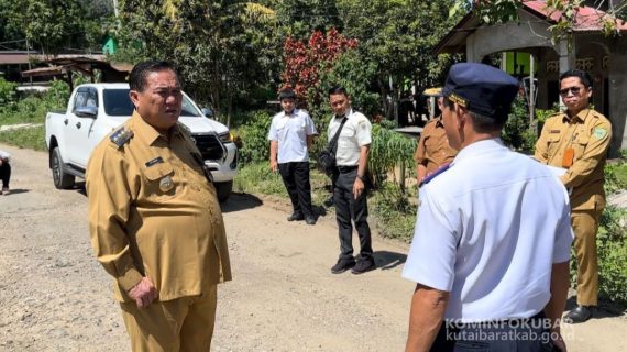Bupati Kutai Barat Sidak Jalan Nasional Dari Barong Tongkok Hingga Melak