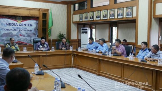 Persiapan sebagai Tuan Rumah, Bupati Kutai Barat Lakukan Rapat Koordinasi Bahas KEJURPROV Karate