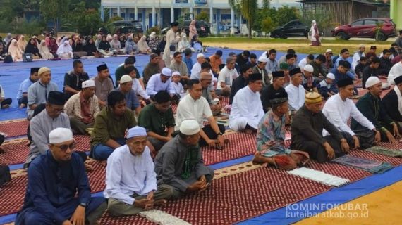 Masyarakat Melak Ulu Laksanakan Salat Idul Adha 1445 H