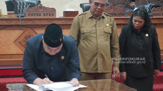 DPRD Kutai Barat Gelar Rapat Paripurna Pendapat Akhir Fraksi dan Persetujuan RPJPD