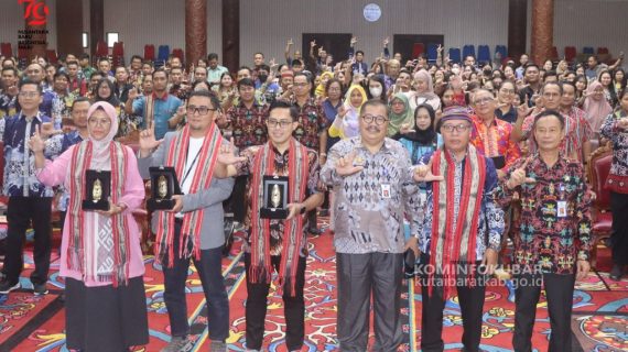 Diskominfo Kaltim Gelar Sosialisasi Literasi Digital Untuk Masyarakat Kutai Barat