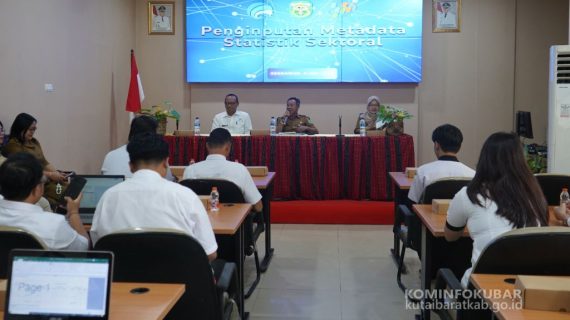 Targetkan Memiliki Metadata, Diskominfo Kubar Laksanakan Penginputan Metadata Statistik Sektoral