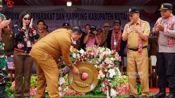 Bupati Kutai Barat Canangkan Bulan Bhakti Gotong Royong Ke-21 Di Muara Pahu