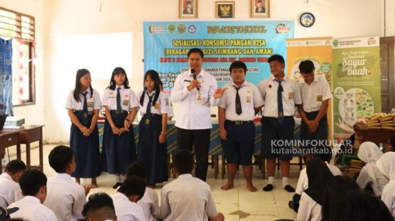 Dinas Ketahanan Pangan Kutai Barat Gelar Goes To School di SMP Negeri 002 Nyenyan Asa