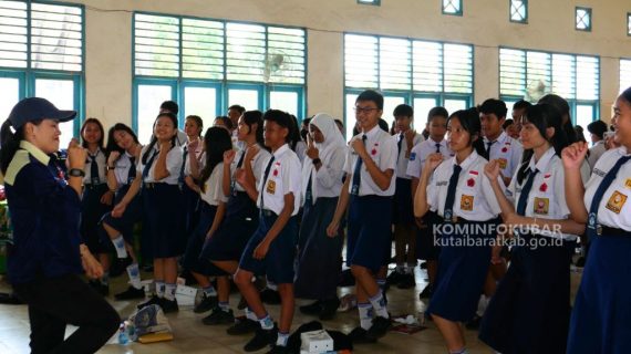 Kenalkan Pentingnya Konsumsi Makanan yang Bergizi dan Seimbang, B2SA Goes to School ke SMP Negeri 1 Barong Tongkok