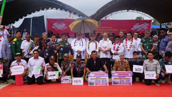 Bupati Kutai Barat dan Wakil Bupati Kutai Barat Kunjungan Kerja ke Kecamatan Bongan