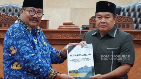 DPRD Kutai Barat Gelar Rapat Penyampaian Nota Pengantar Rancangan APBD Tahun 2025
