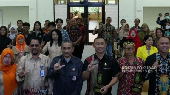 Dukung Pelestarian Budaya, Dinas Arsip dan Perpustakaan Kutai Barat Gelar Bedah Buku Konten Lokal Kaltim 2024