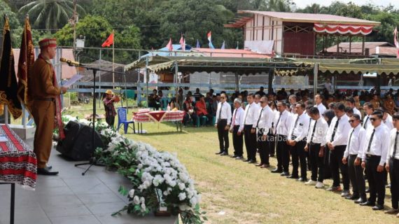 Kunjungan Kerja Ke Kecamatan Jempang, Bupati Kutai Barat Hadiri Pelantikan Jajaran BPK