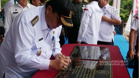Bupati Kutai Barat Kunjungan Kerja Ke Kecamatan Melak, Hadiri Pengukuhan BPK Se-Kecamatan Melak