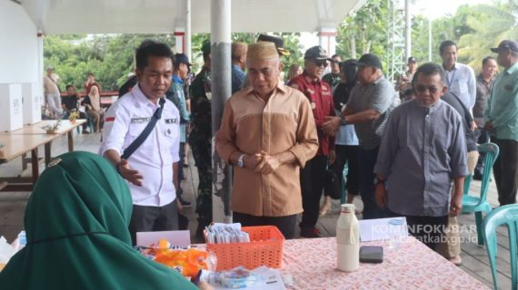 Wakil Bupati Kutai Barat Tinjau 8 TPS, Apresiasi Antusiasme Warga pada Pilkada 2024
